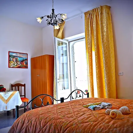 La Perla Nocleg ze śniadaniem 3*